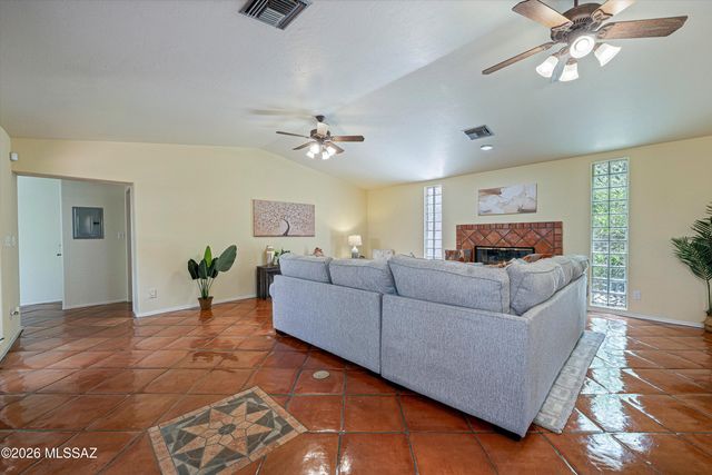 95 N Camino Espanol, Tucson, AZ 85716