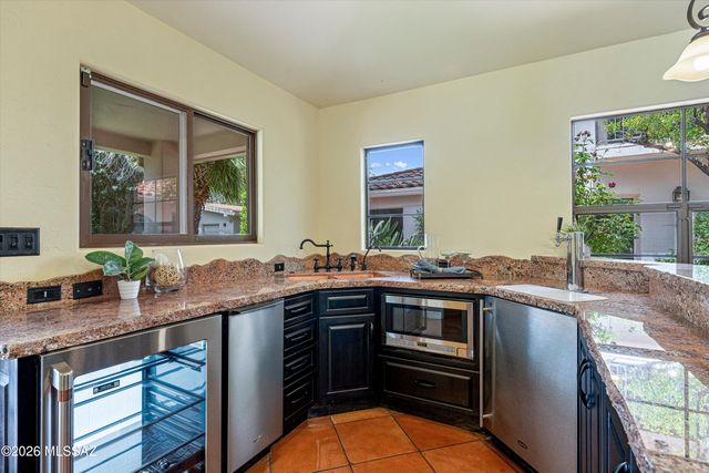 95 N Camino Espanol, Tucson, AZ 85716