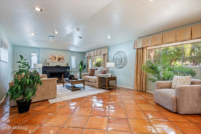 95 N Camino Espanol, Tucson, AZ 85716