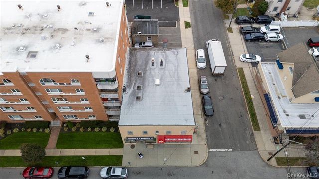 213-215 Mineola Boulevard, Mineola, NY 11501