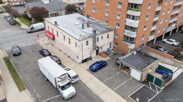 213-215 Mineola Boulevard, Mineola, NY 11501