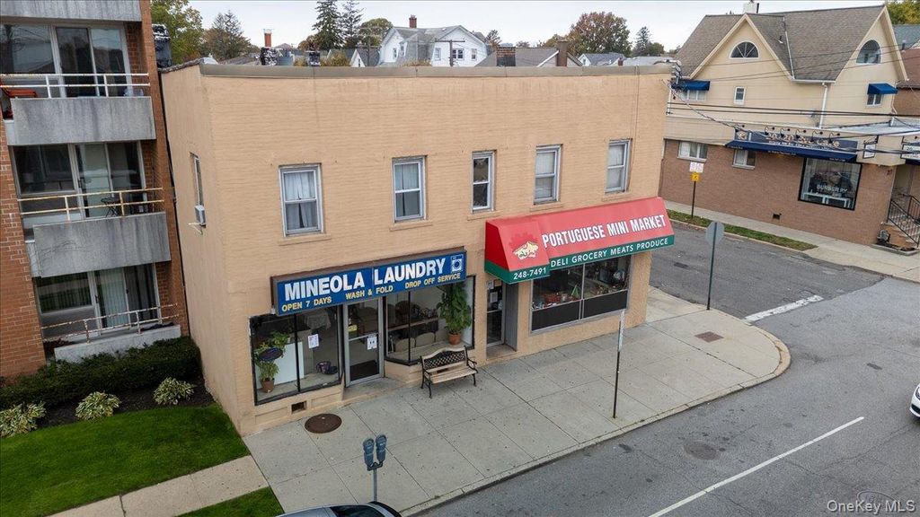213-215 Mineola Boulevard, Mineola, NY 11501