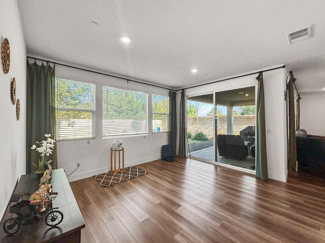 7008 W Whitman Avenue, Fresno, CA 93723