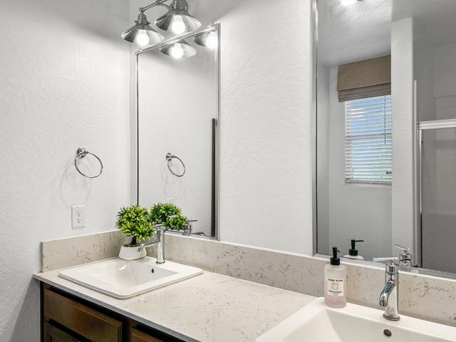 7008 W Whitman Avenue, Fresno, CA 93723