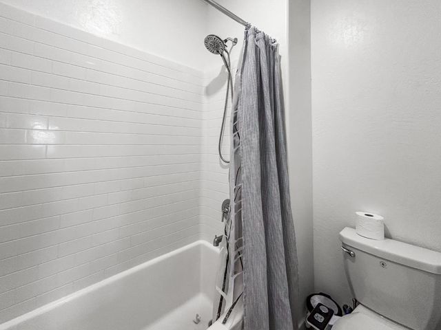 7008 W Whitman Avenue, Fresno, CA 93723