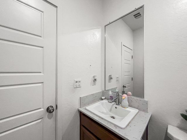 7008 W Whitman Avenue, Fresno, CA 93723