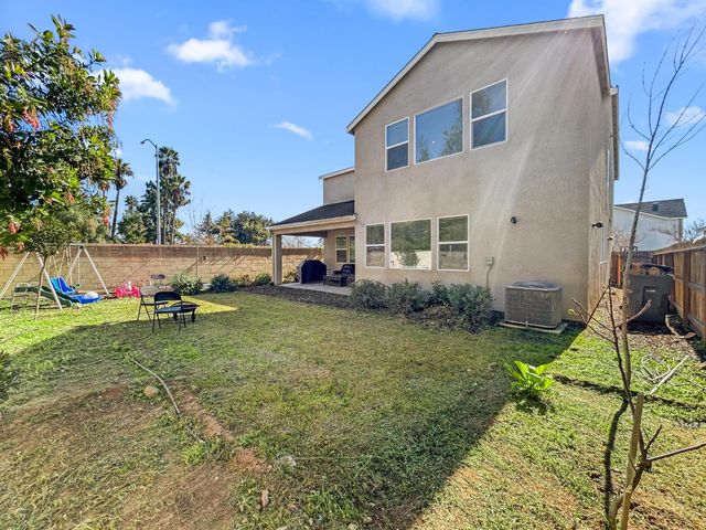 7008 W Whitman Avenue, Fresno, CA 93723