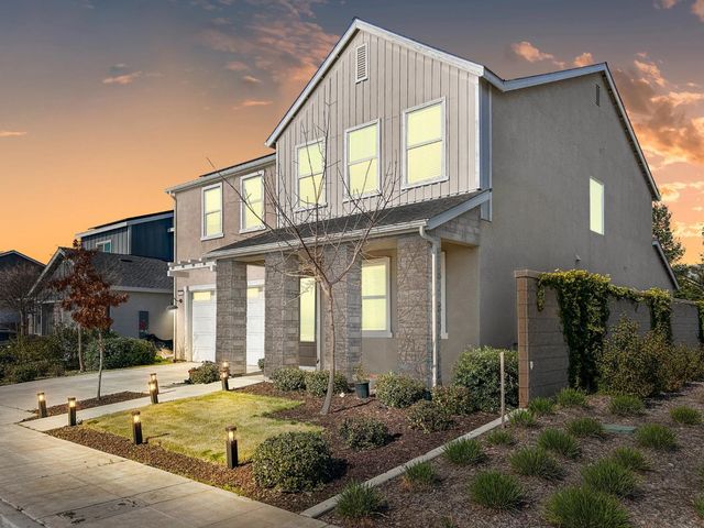 7008 W Whitman Avenue, Fresno, CA 93723