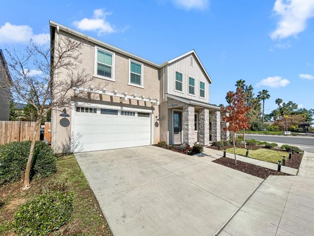 7008 W Whitman Avenue, Fresno, CA 93723