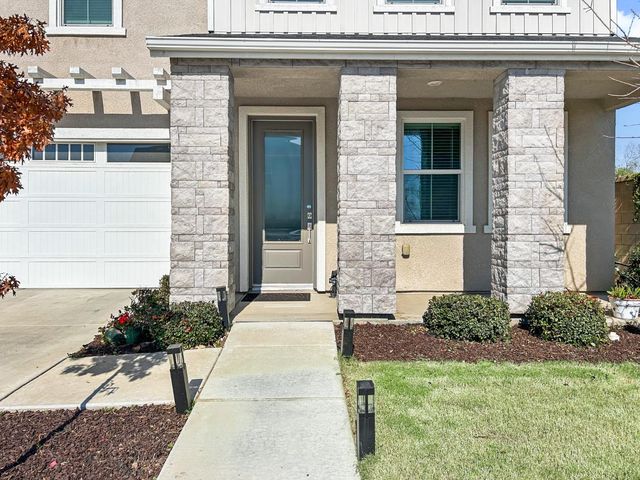 7008 W Whitman Avenue, Fresno, CA 93723