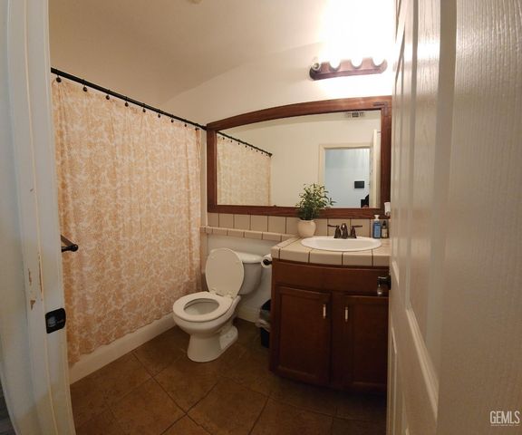 13627 Foyers Falls Drive, Bakersfield, CA 93314