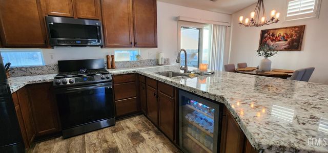 13627 Foyers Falls Drive, Bakersfield, CA 93314