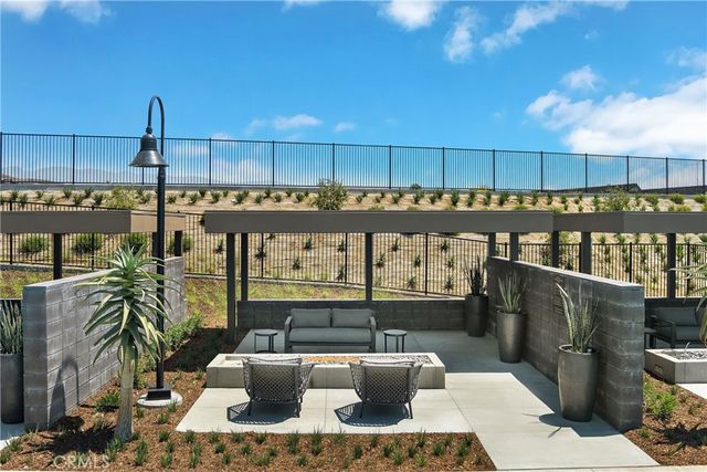 15909 Blue Copper Way, Fontana, CA 92336