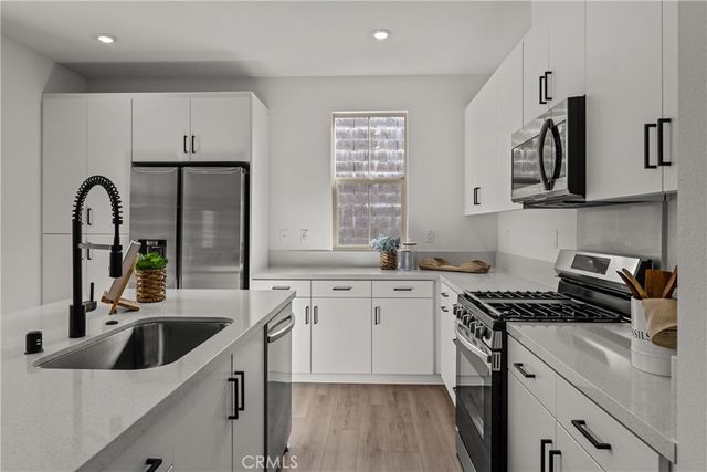 15909 Blue Copper Way, Fontana, CA 92336