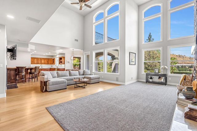 21998 Brighton Crest Drive, Friant, CA 93626