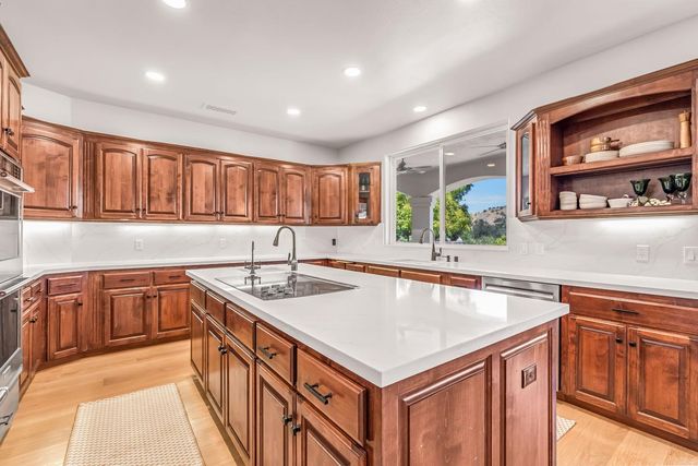 21998 Brighton Crest Drive, Friant, CA 93626