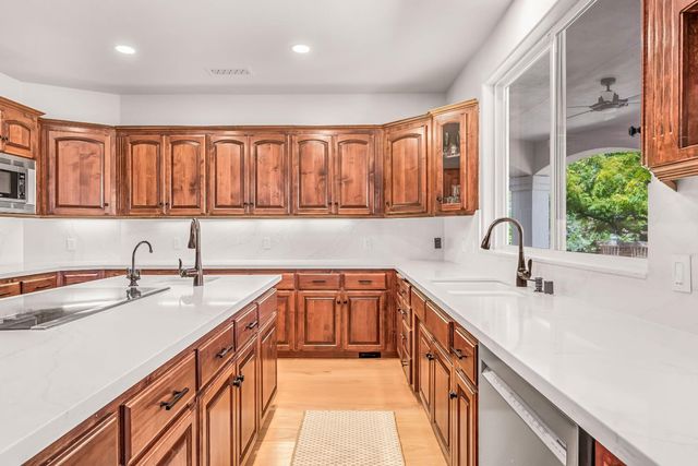 21998 Brighton Crest Drive, Friant, CA 93626