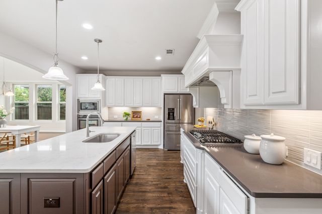 5101 Del Molin Avenue, Lewisville, TX 75056