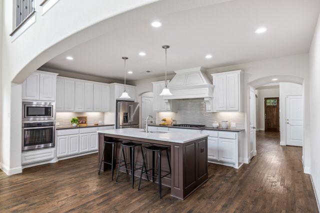 5101 Del Molin Avenue, Lewisville, TX 75056