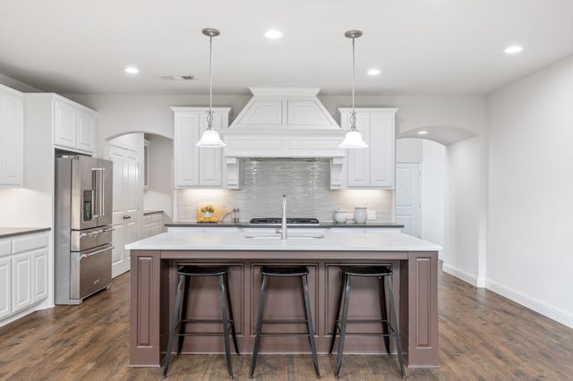 5101 Del Molin Avenue, Lewisville, TX 75056