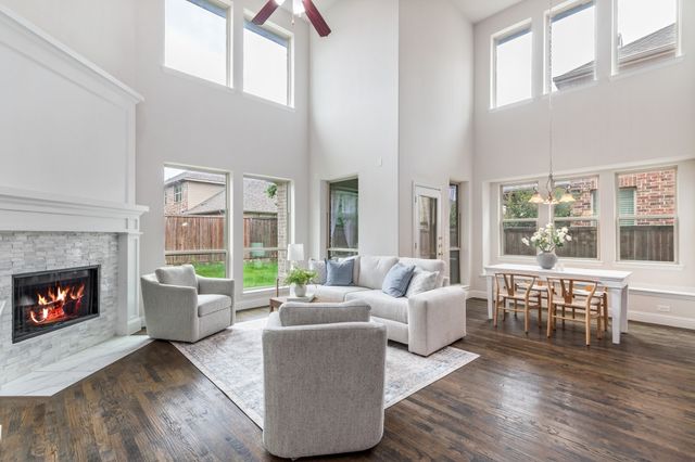 5101 Del Molin Avenue, Lewisville, TX 75056