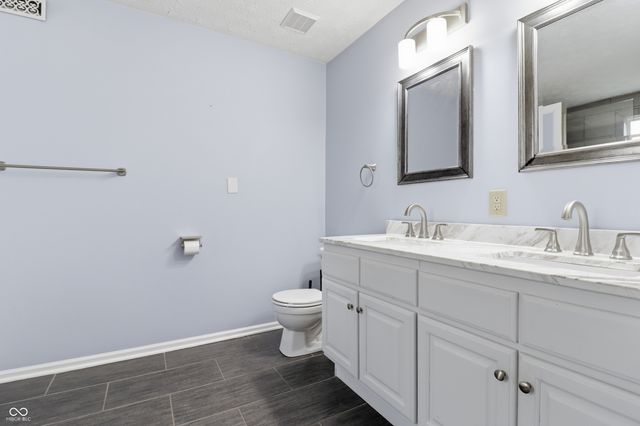 9697 Bradford Knoll Drive, Fishers, IN 46037