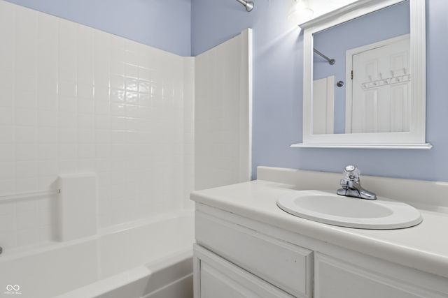 9697 Bradford Knoll Drive, Fishers, IN 46037