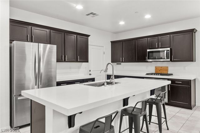 3038 Scenic Rhyme Avenue, Henderson, NV 89044