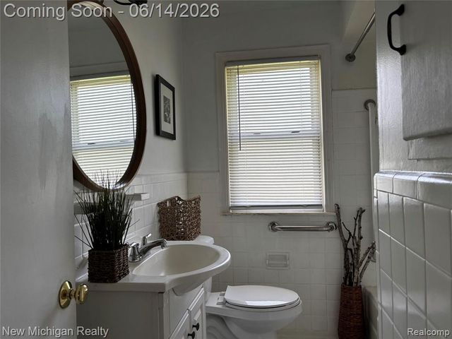 9919 Merriman Road, Livonia, MI 48150