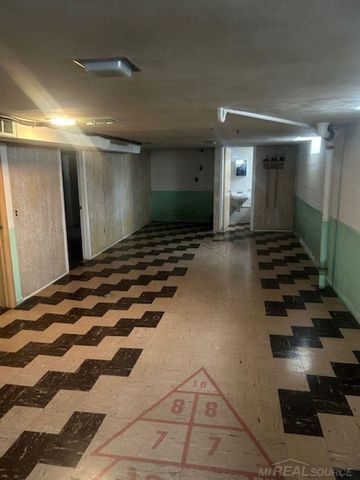 23382 Masch Avenue, Warren, MI 48091