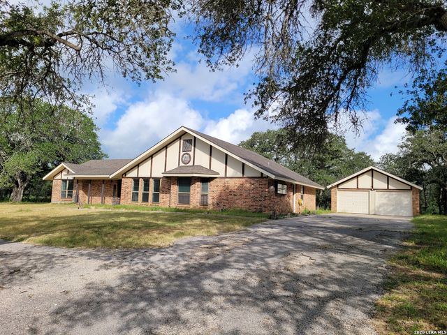 110 Post Oak, Floresville, TX 78114