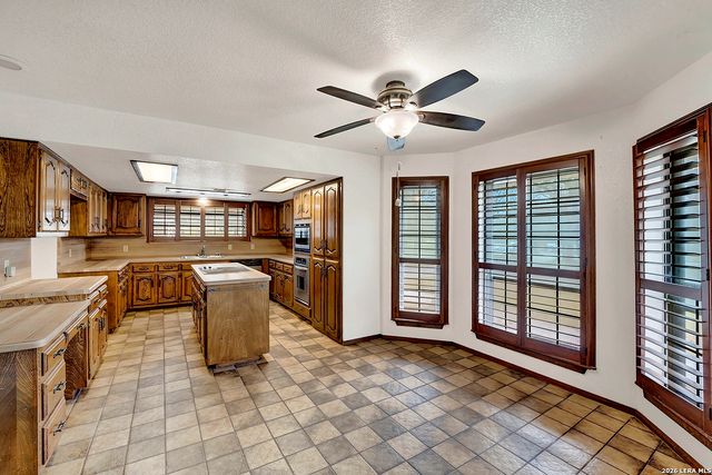 110 Post Oak, Floresville, TX 78114