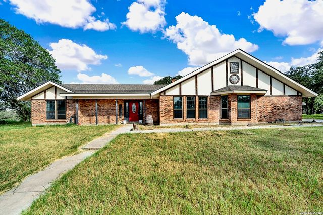 110 Post Oak, Floresville, TX 78114