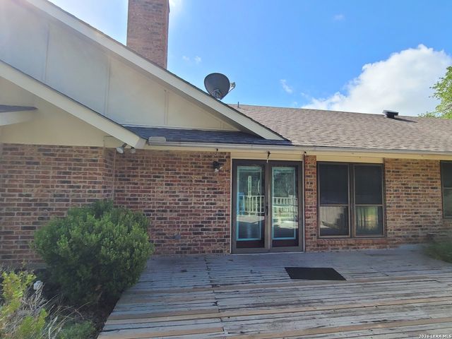 110 Post Oak, Floresville, TX 78114