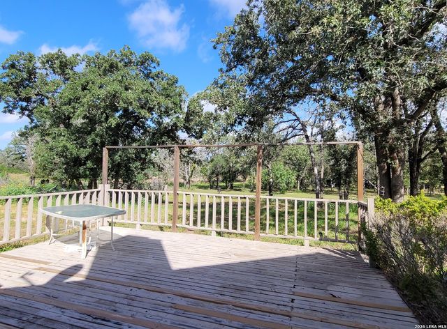 110 Post Oak, Floresville, TX 78114