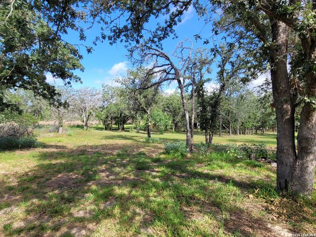 110 Post Oak, Floresville, TX 78114
