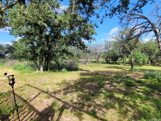 110 Post Oak, Floresville, TX 78114