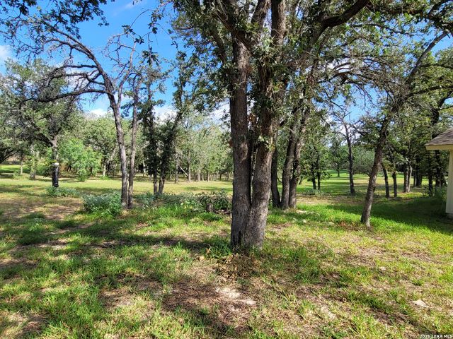 110 Post Oak, Floresville, TX 78114