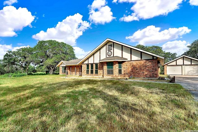 110 Post Oak, Floresville, TX 78114