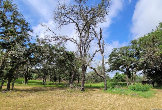 110 Post Oak, Floresville, TX 78114
