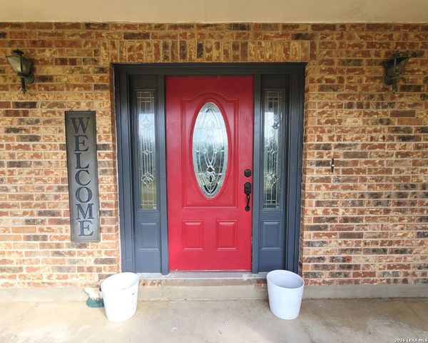 110 Post Oak, Floresville, TX 78114