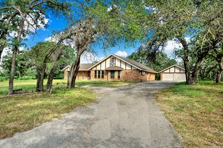 110 Post Oak, Floresville, TX 78114