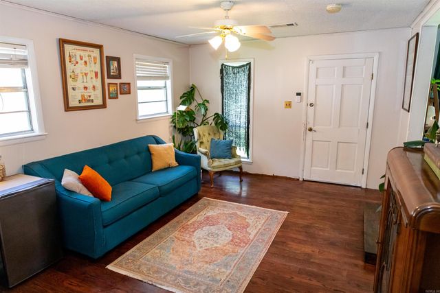 5711 Woodridge Lane, Sherwood, AR 72120
