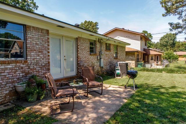 5711 Woodridge Lane, Sherwood, AR 72120