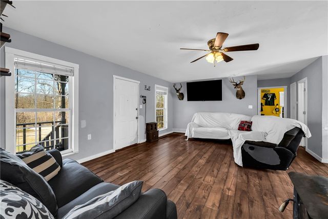 12476 Fire Run Road, Garfield, AR 72732