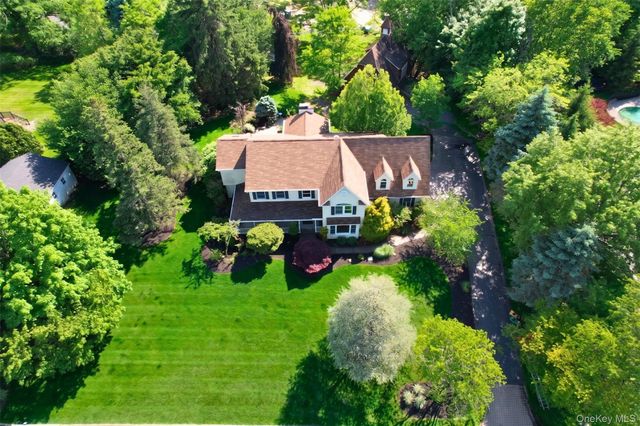 6 S Post Lane, Airmont, NY 10952