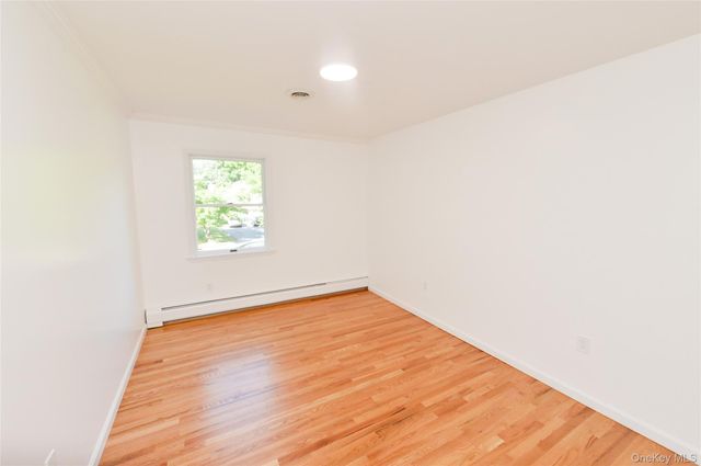 6 S Post Lane, Airmont, NY 10952