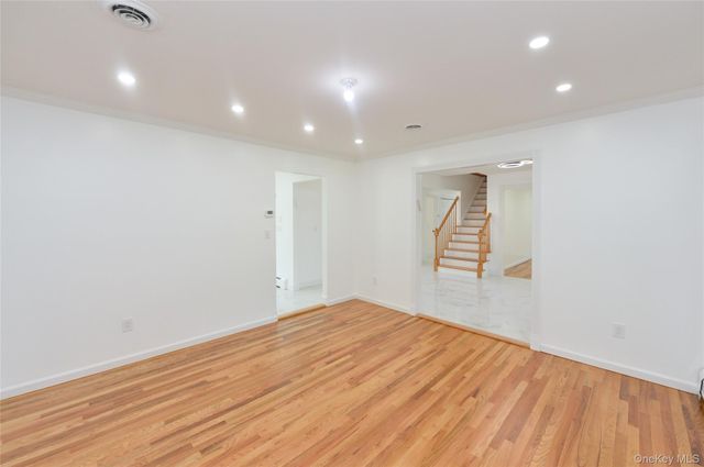 6 S Post Lane, Airmont, NY 10952