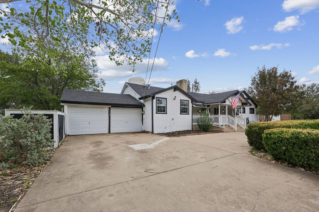 3312 Meadow Oaks Drive, Haltom City, TX 76117 — exterior