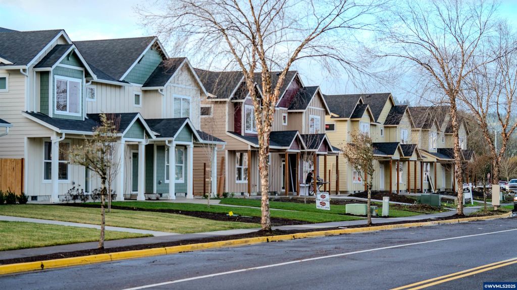 Image 1 of property listing at 66/68 Sand Ridge (6 Total Duplexes) Ct, Lebanon, OR 97392